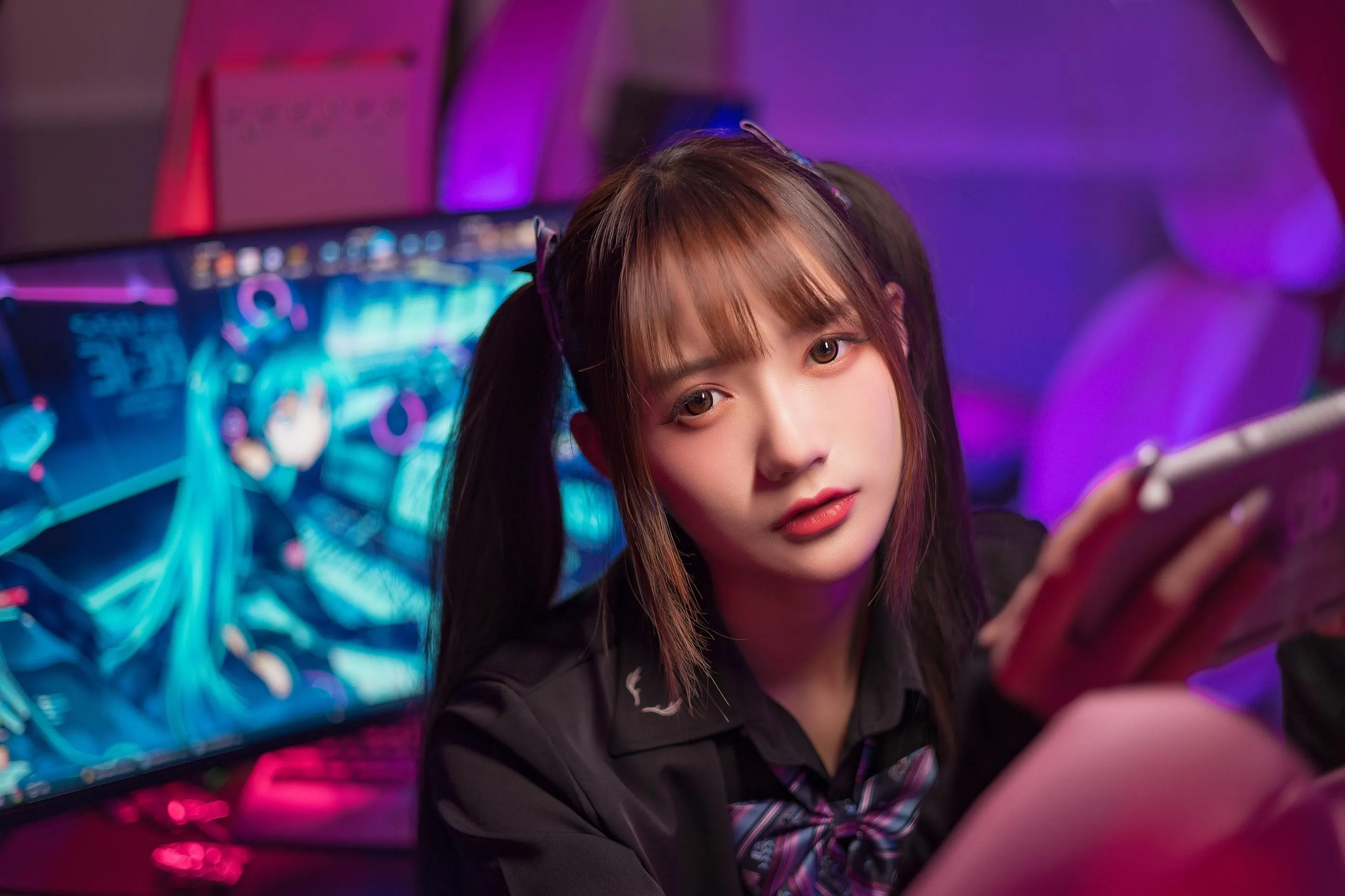 [艺图语] 2022.06.09 电竞少女 兔子Zzz不吃胡萝卜 [22P]插图4
